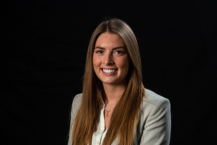 Anastasia Beck Andersen, Salg og vurdering