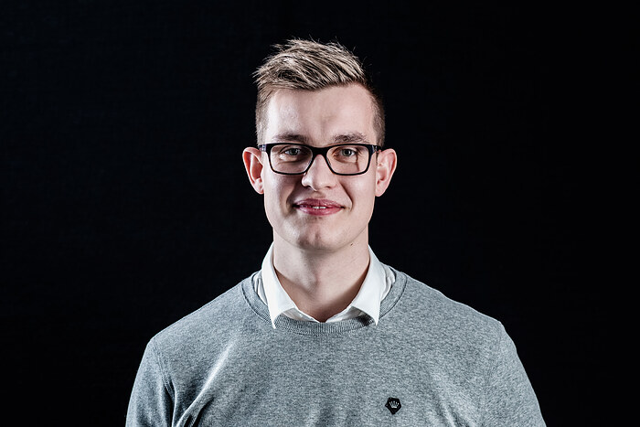 Mathias Knudsen, Salg og Sagsbehandling