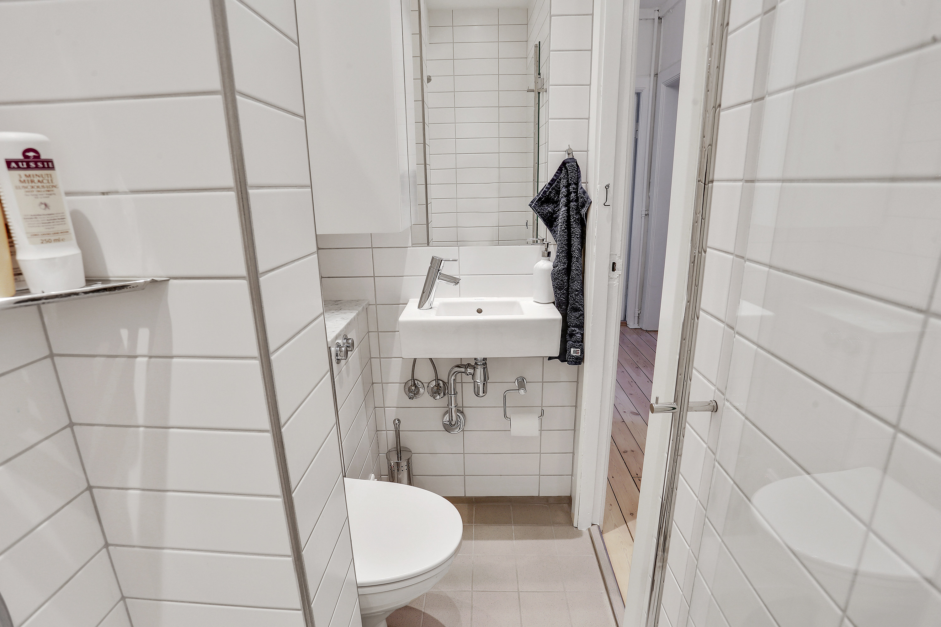 Nyt lille københavner badeværelse pÃ¥ 1,5 m2 med duravit vask i ... Badeværelse invita